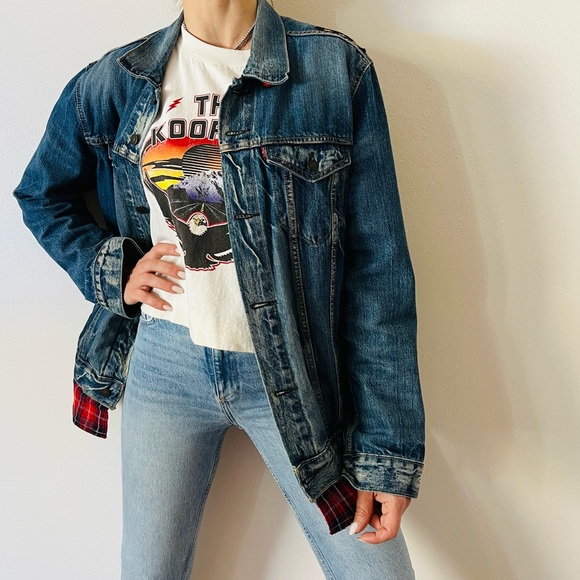 Vintage Levi’s Denim Trucker Jacket custom made patches - Picture 3 of 14